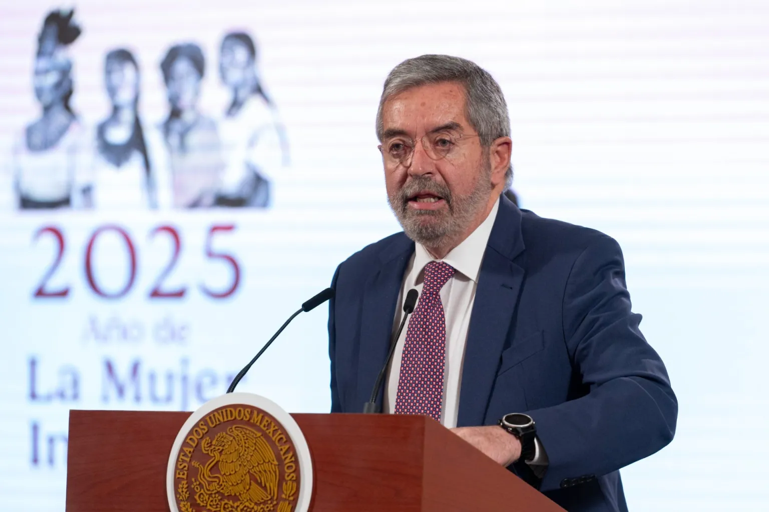 Canciller De la Fuente presenta nuevo modelo de atención consular, ¿en qué consiste?