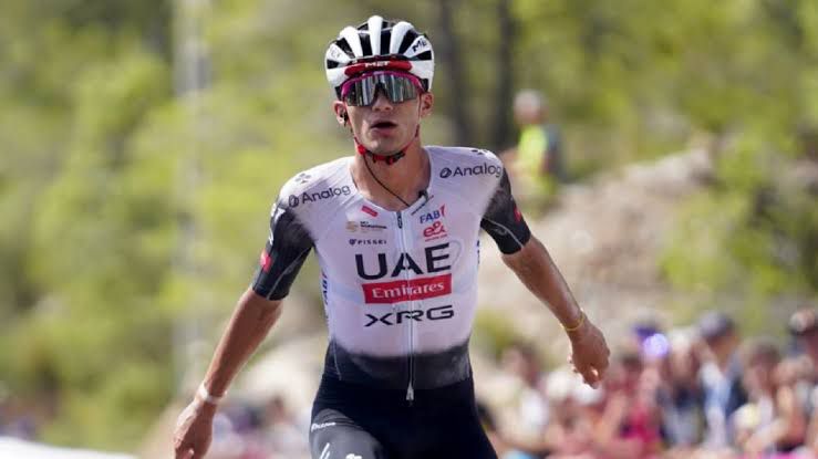 Isaac del Toro, fuera del ‘Top Ten’ en segunda etapa de la Vuelta a Burgos
