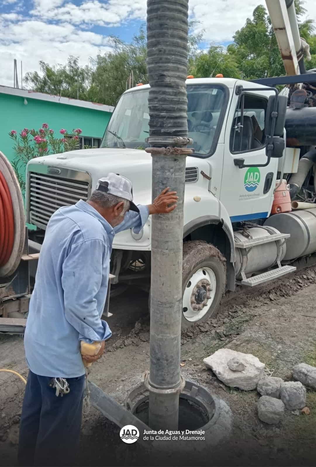 Gobierno de Beto Granados realiza limpieza de drenaje en la colonia Los Olivos