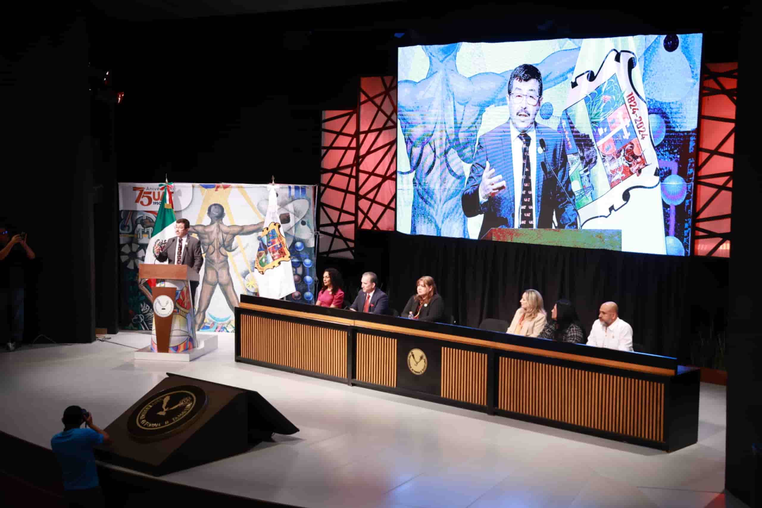 Conmemora la UAT 75 años de historia, transformación y compromiso social