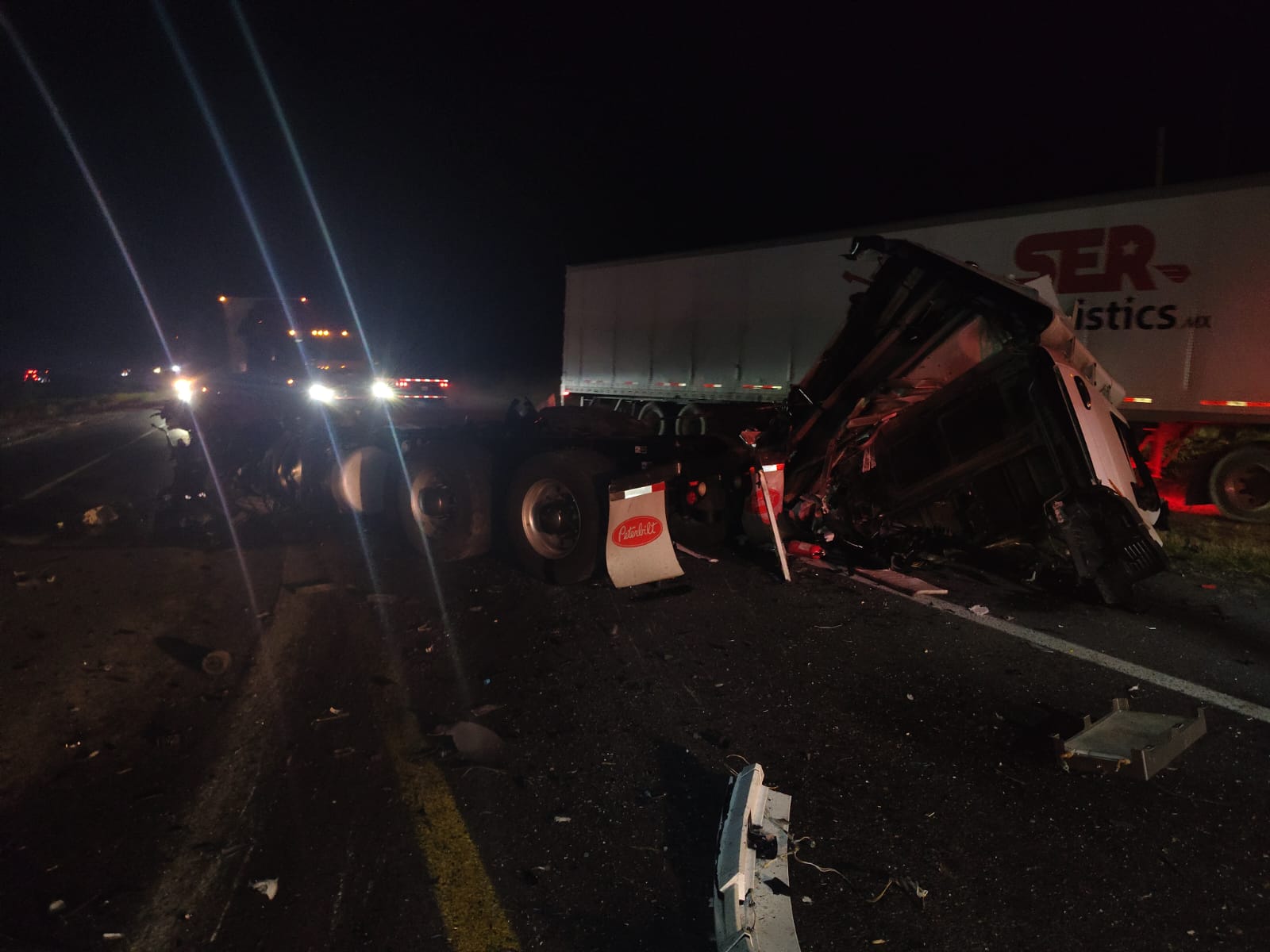 CHOQUE FRONTAL EN LA MONTERREY-NUEVO LAREDO POR IMPRUDENCIA Y EXCESO DE VELOCIDAD