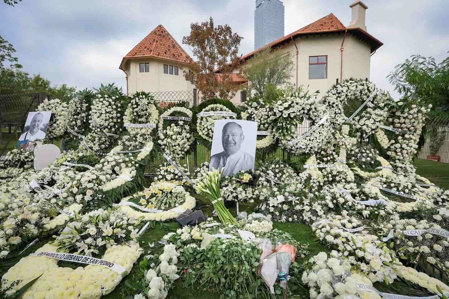 Homenaje a Mauricio Fernández en San Pedro: Un Memorial de Afecto y Gratitud.