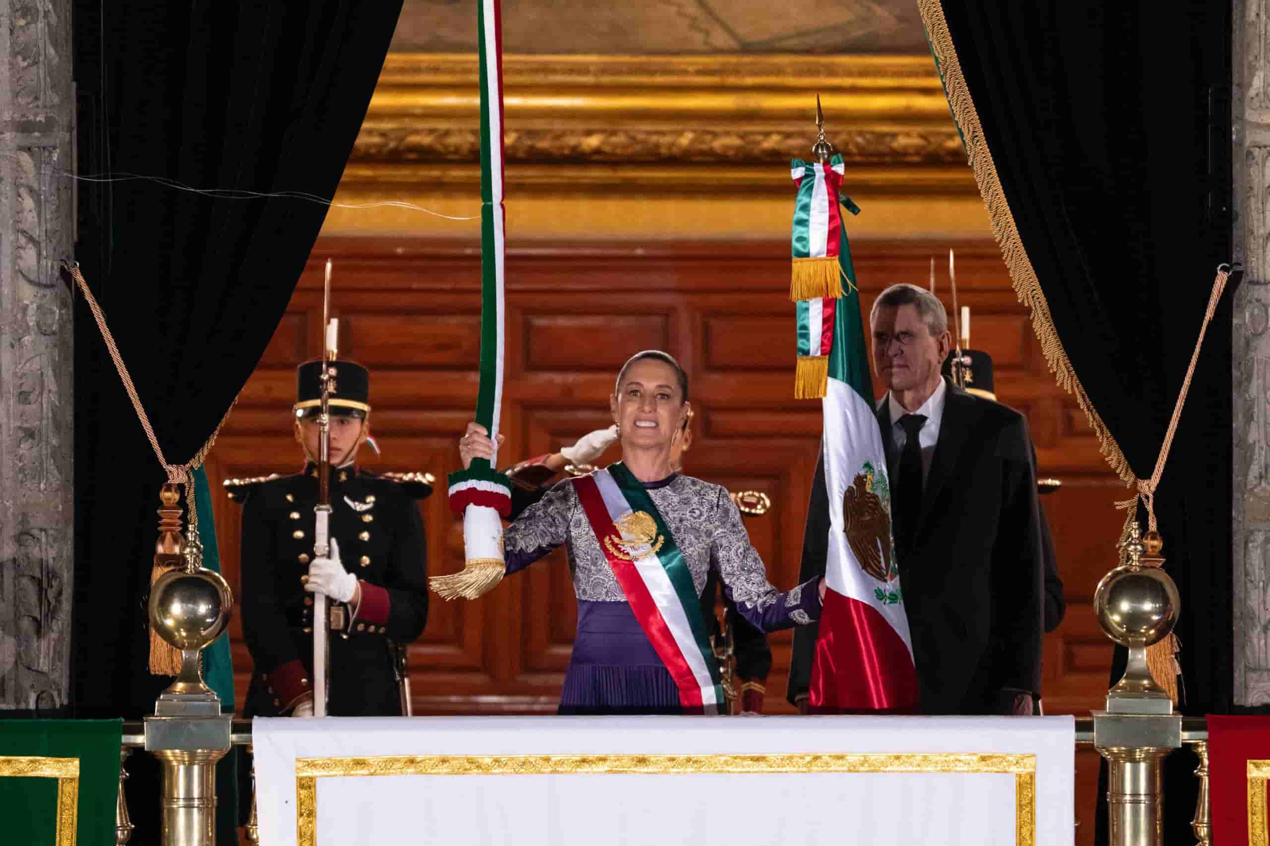 Claudia Sheinbaum celebra el Grito de Independencia con 22 “vivas” que honran a las mujeres
