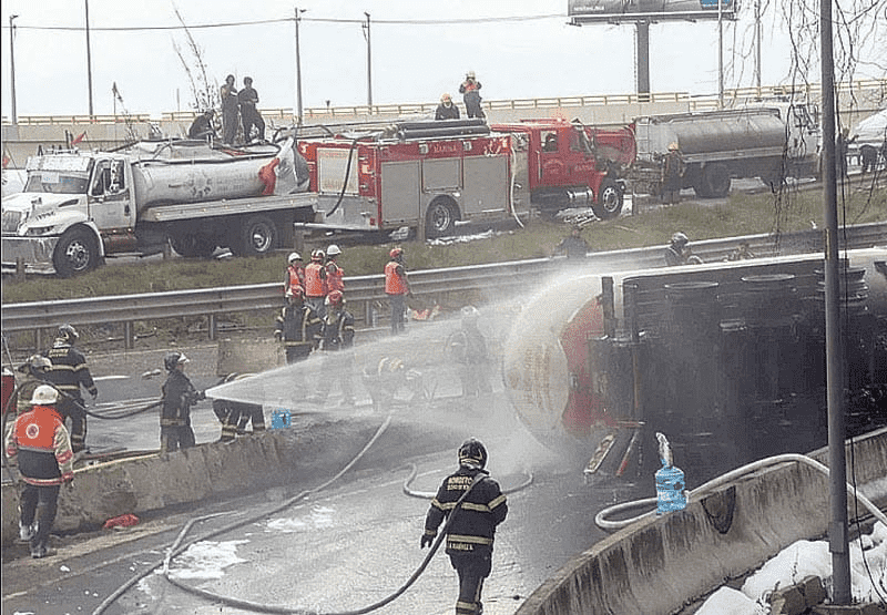 Aumenta a 30 el número de muertos por explosión de pipa en Iztapalapa