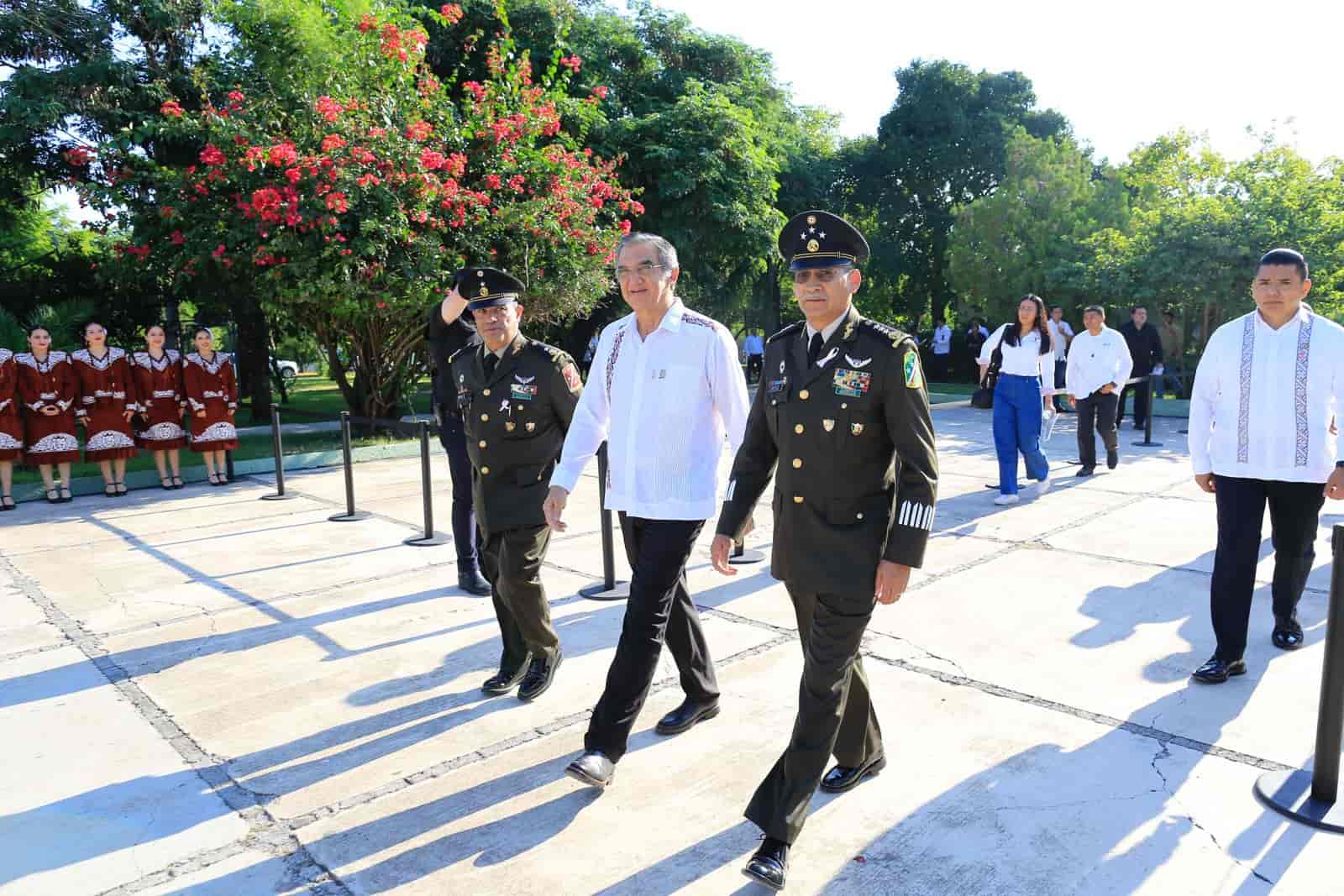 Asiste gobernador Américo Villarreal a toma de protesta del comandante interino de la 48 Zona Militar