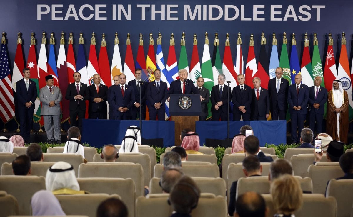 Donald Trump Firma el Acuerdo de Paz para Gaza en Egipto Ante Líderes Mundiales