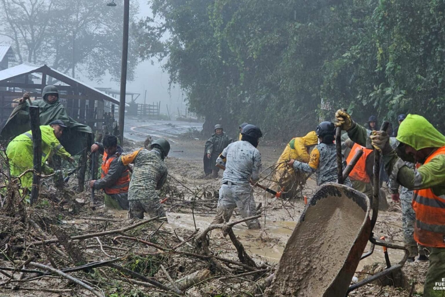 Suben a 70 Muertos y 72 Desaparecidos el Saldo por Fuertes Lluvias en Cinco Estados
