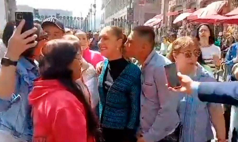 Hombre Acosa a Sheinbaum en Pleno Centro Histórico de la CDMX