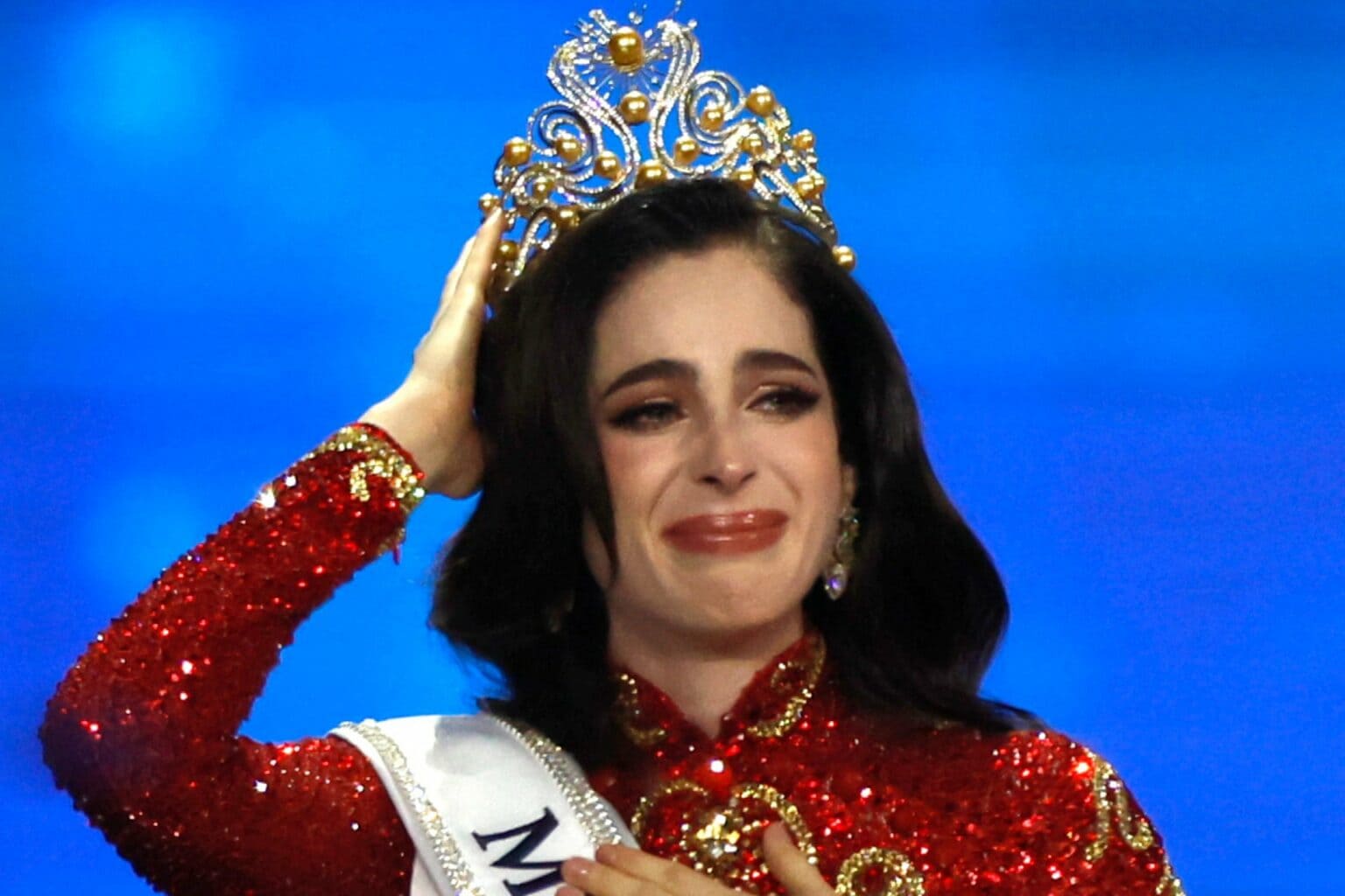 Sheinbaum Felicita a Fátima Bosch por Miss Universo y la Señala como “Ejemplo de Valentía” al Levantar la Voz