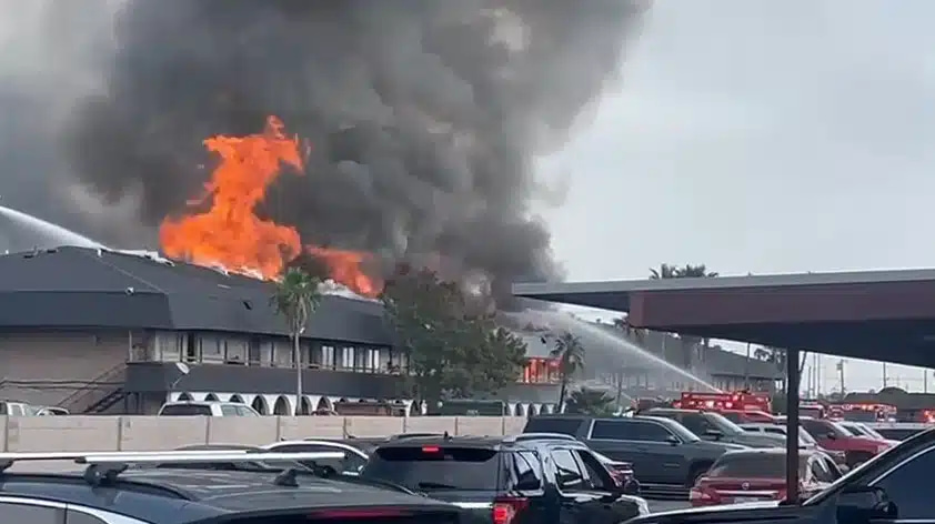 Incendio Devasta Edificio de Apartamentos en Brownsville: 42 Residentes Afectados