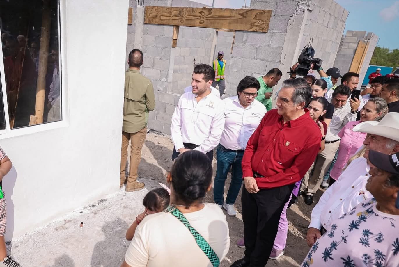 Avanza el programa “Vivienda para el bienestar” en Matamoros; Gobernador y Alcalde supervisan construcción de 92 casas