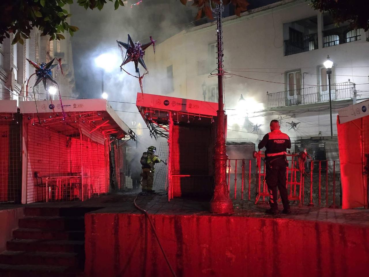 Incendio en el Mercado de Gavira de Guanajuato deja 7 locales en pérdida total