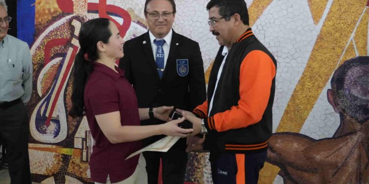 Recibe rector de la UAT reconocimiento de la Federación  Mexicana de Judo