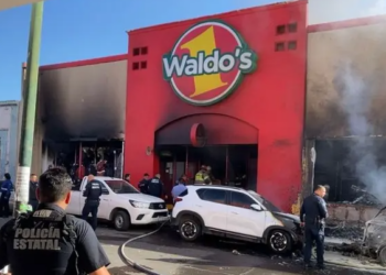 Imputan a ocho personas y a una empresa por incendio mortal en Waldo’s de Hermosillo