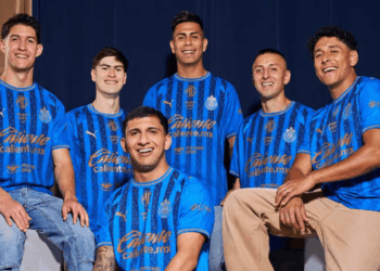 Chivas lanza tercer uniforme en honor a sus 120 años