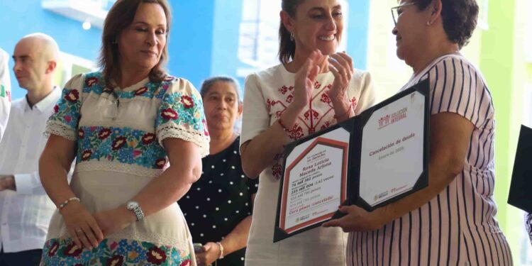 Sheinbaum entrega viviendas del Bienestar en Veracruz; Infonavit denuncia irregularidades en créditos