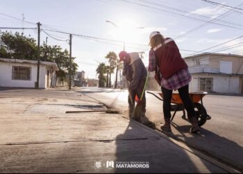 Gobierno de Beto Granados trabaja en colonias y avenidas principales de la ciudad