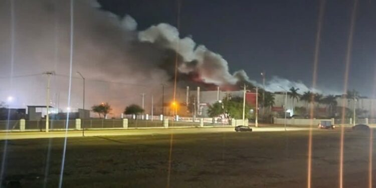 Tragedia en Matamoros: Incendio consume planta de Spellman