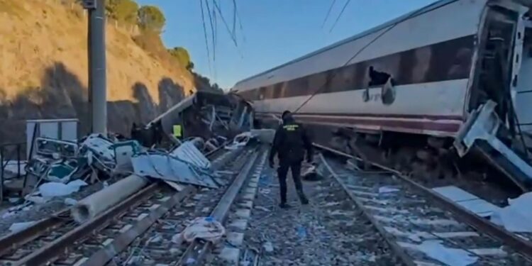 Tragedia ferroviaria en Madrid: 39 muertos tras choque de trenes Iryo y Renfe
