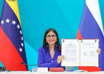 Delcy Rodríguez rinde homenaje a caídos: “Aquí nadie se entregó, hubo combate”