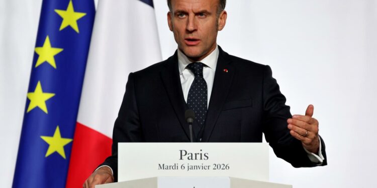 Macron advierte sobre un mundo de “grandes potencias” que intentan repartirse el globo