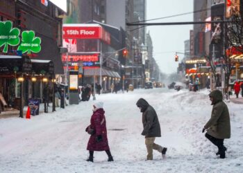 Estados Unidos bajo el hielo: La tormenta Fern deja 11 muertos y colapso total