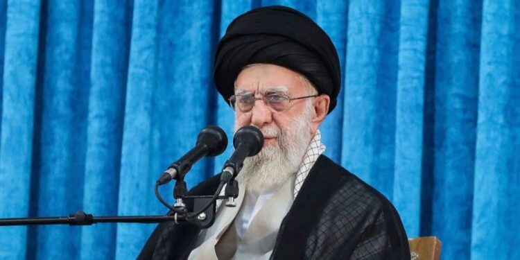 Irán descarta muerte de su líder supremo tras ataques de EU e Israel