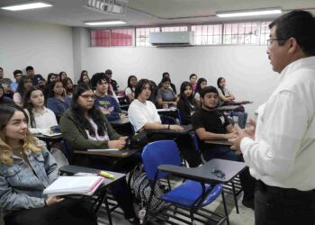 El diálogo con universitarios define el nuevo rumbo de la UAT: rector