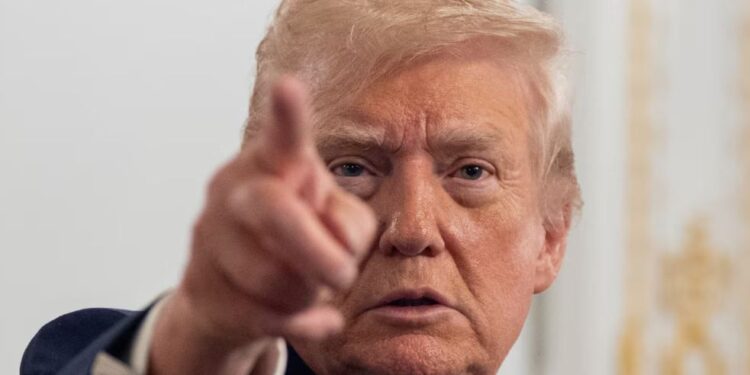 Trump fija plazo de 15 días a Irán para acuerdo nuclear bajo amenaza de “cosas realmente malas”