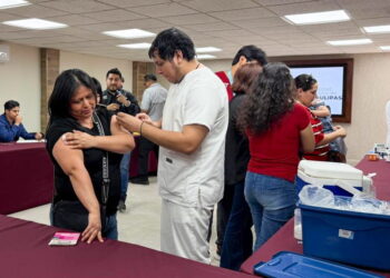 Colabora la UAT con el Sector Salud en jornadas de vacunación
