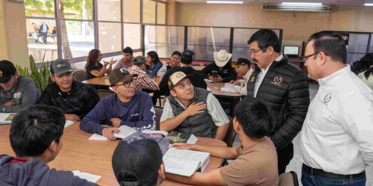 Impulsa rector lazos con la comunidad de la FIC-UAT