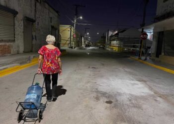 Alcalde de Matamoros supervisa rehabilitación de la calle Abasolo en la zona centro