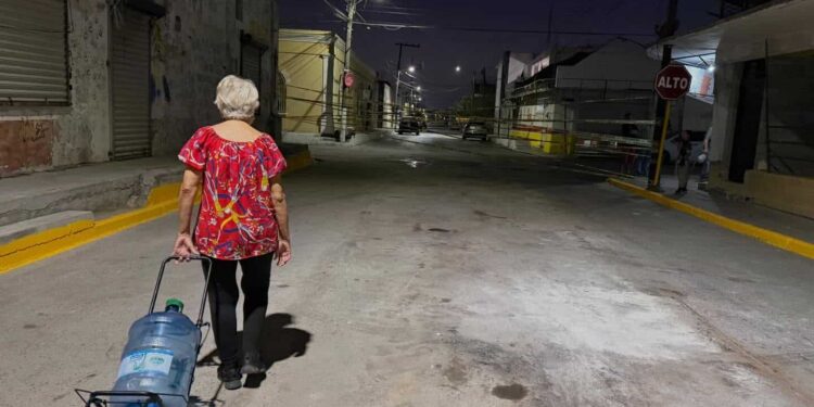 Alcalde de Matamoros supervisa rehabilitación de la calle Abasolo en la zona centro