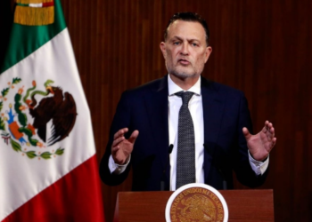 Gobernador de Querétaro apoya a Sheinbaum y pide menos confrontación