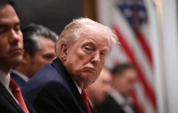 El 52 % de los estadounidenses cree que Trump ha empeorado la economía