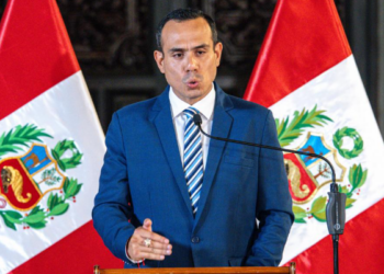Congreso de Perú destituye al presidente interino José Jerí