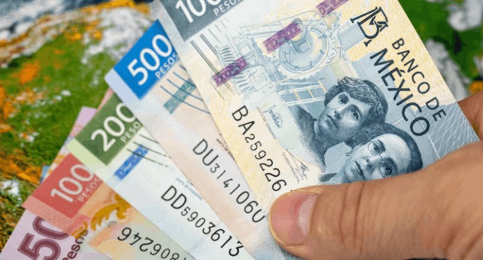 Peso mexicano cae tras hechos de violencia en el país
