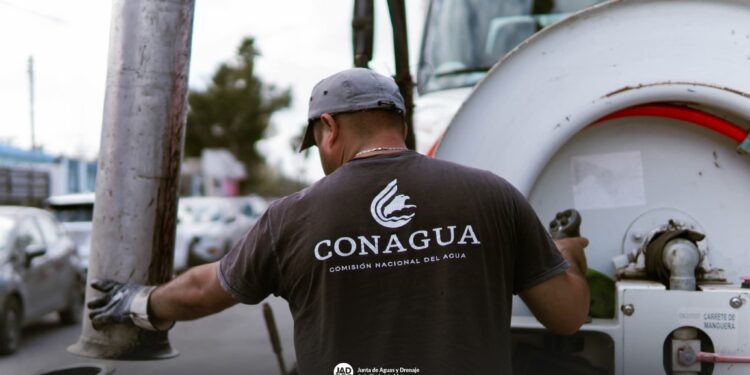 Refuerza Gobierno de Beto Granados limpieza de drenaje en la colonia Unidad Hogar
