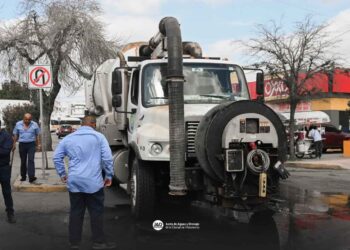 Gobierno de Beto Granados refuerza limpieza de drenaje en la Avenida Álvaro Obregón