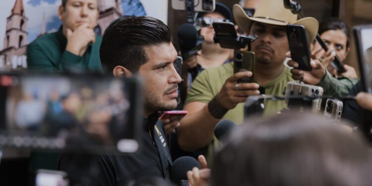 Beto Granados llama a denunciar extorsiones y refuerza operativo de seguridad en Matamoros