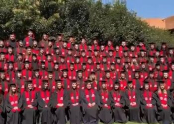Incidente en la Ibero Santa Fe: Colapsa templete durante foto de graduación