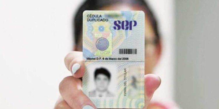 Cédula profesional ya no será aceptada como documento oficial de identidad
