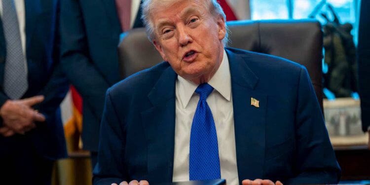 Cumbre en Washington: Trump convoca a su “Junta de Paz” con una membresía de 1,000 mdd