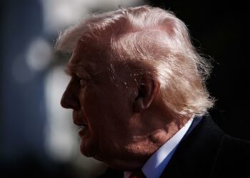 Trump ordena identificar y liberar archivos sobre OVNIs y posibles formas de vida extraterrestre