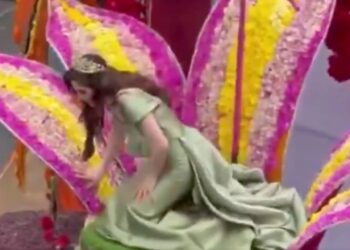 Fátima Bosch sufre desvanecimiento durante desfile en Ambato, Ecuador