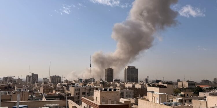 Escala tensión en Medio Oriente tras bombardeo en Teherán