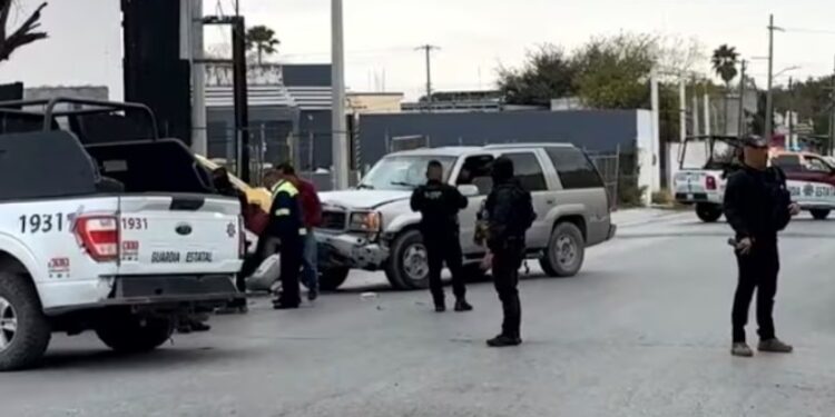 Persecución y choque culminan en balacera en Reynosa; rescatan a persona privada de la libertad