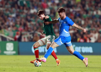 México golea 4-0 a Islandia: Un respiro de confianza y seguridad en Querétaro