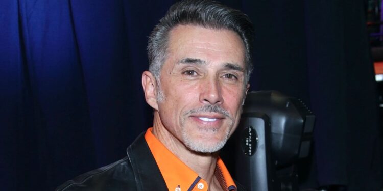 Sergio Mayer deja su curul por un reality: San Lázaro aprueba su licencia indefinida