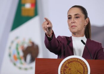 “Ellos tendrán que explicar”: Sheinbaum exige claridad a EE. UU. sobre el cierre aéreo en El Paso